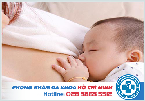 Mẹ bị sùi mào gà có cho con bú được không?